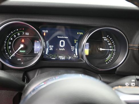 Used 2023 Jeep Wrangler Unlimited Sahara image 19