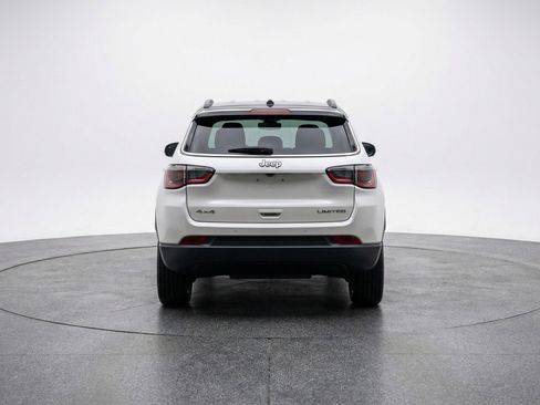 Used 2025 Jeep Compass Limited image 7