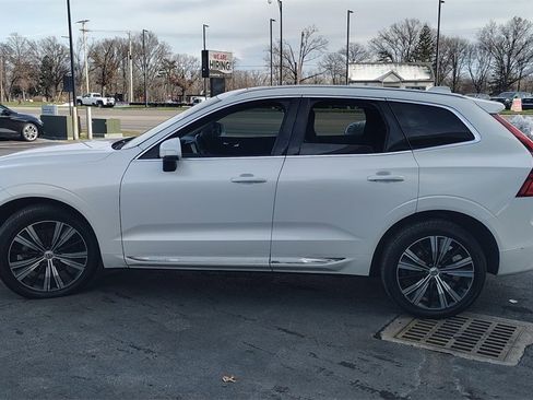 Certified 2023 Volvo XC60 B5 Plus w/ Climate Package image 5