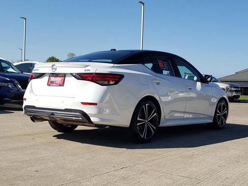 Certified 2021 Nissan Sentra SR w/ Trunk Package image 11