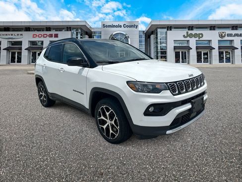 Certified 2024 Jeep Compass Limited AWD/4WD image 2