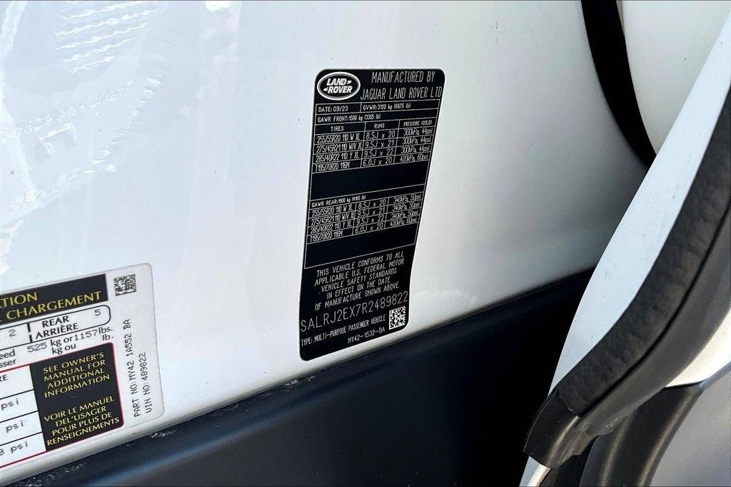 Used 2024 Land Rover Discovery S AWD/4WD image 19