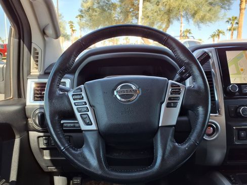 Used 2021 Nissan Titan SV w/ SV Convenience Package RWD image 19