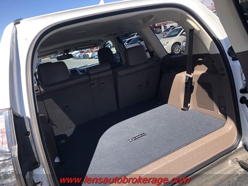 Used 2016 Lexus GX 460 w/ Premium Package image 18