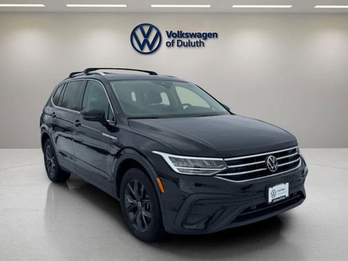 Certified 2024 Volkswagen Tiguan SE image 7