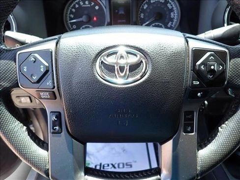 Used 2022 Toyota Tacoma TRD Off-Road image 14