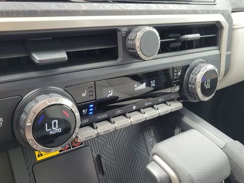 Certified 2026 Toyota Tacoma Limited AWD/4WD image 20