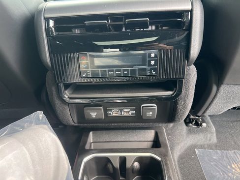 New 2026 Jeep Grand Wagoneer Limited image 14