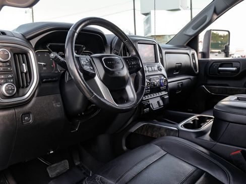 Used 2020 GMC Sierra 2500 Denali w/ Technology Package AWD/4WD image 3