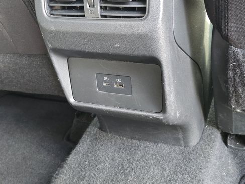 Used 2023 Nissan Rogue SV image 27