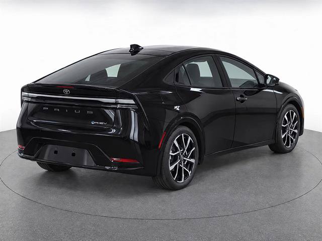 New 2027 Toyota Prius Plug-In Hybrid FWD image 4