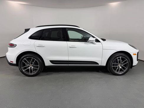 Certified 2026 Porsche Macan AWD/4WD image 8