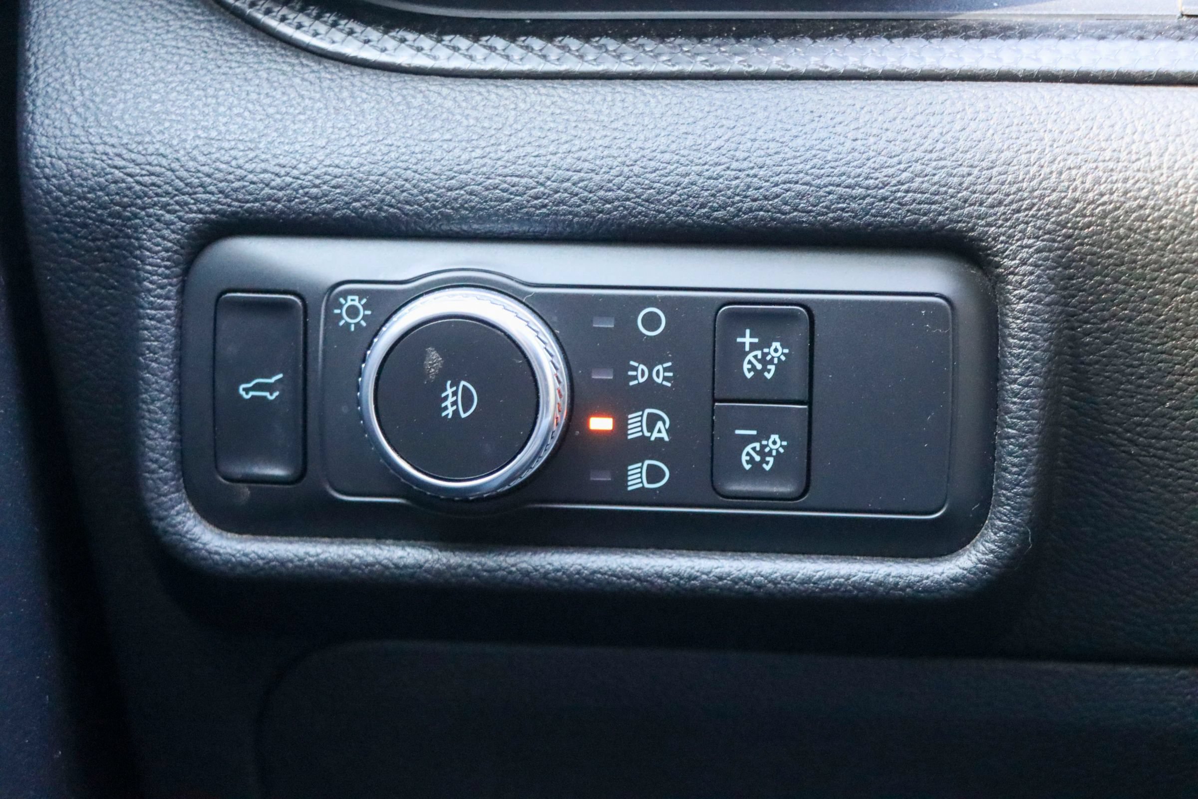 Used 2020 Ford Explorer Limited RWD image 34