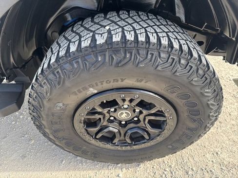 Used 2023 Ford Bronco Wildtrak image 12