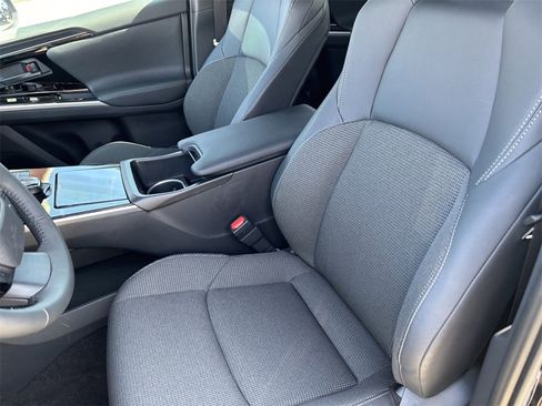 Used 2025 Toyota bZ4X FWD image 19