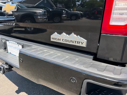 Used 2017 Chevrolet Silverado 1500 High Country AWD/4WD image 30