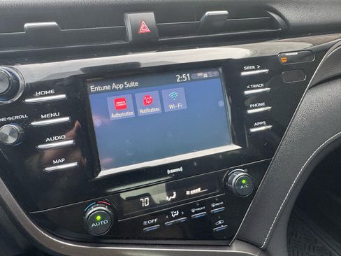 Used 2020 Toyota Camry SE image 15