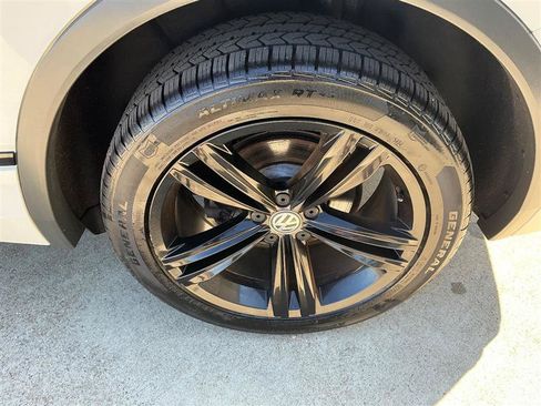 Used 2019 Volkswagen Tiguan SEL Premium R-Line AWD/4WD image 23