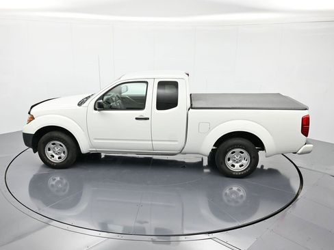 Used 2018 Nissan Frontier S image 32