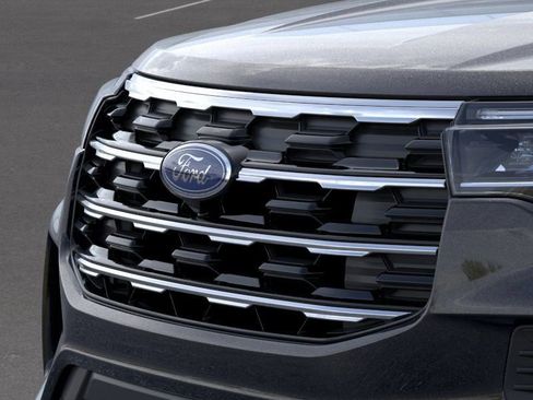 New 2025 Ford Explorer Active image 17