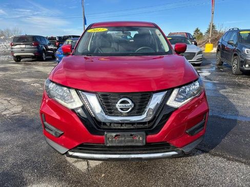 Used 2017 Nissan Rogue S image 2