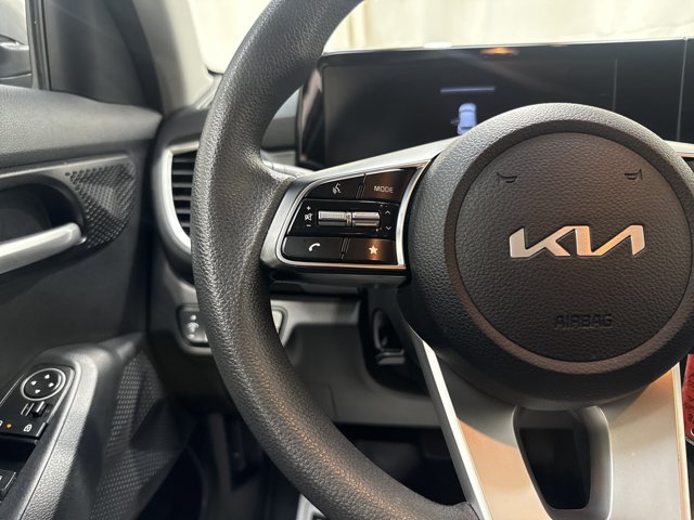 Used 2024 Kia Seltos LX AWD/4WD image 17