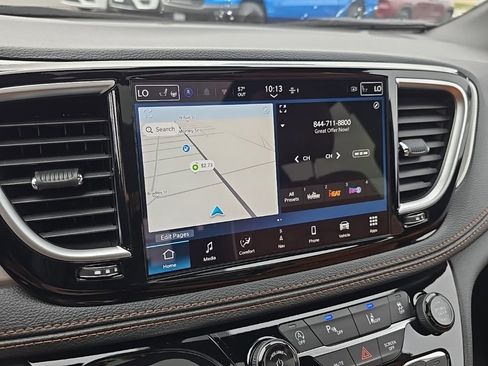 New 2026 Chrysler Pacifica Pinnacle image 25