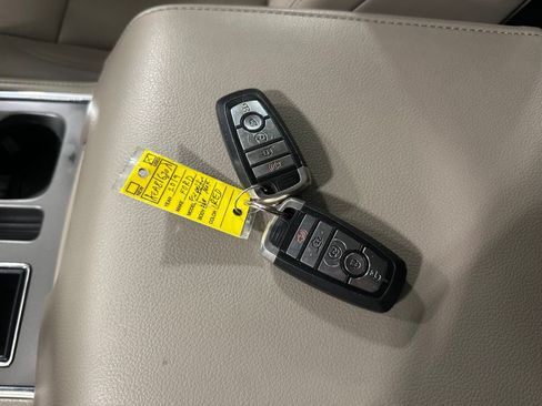 Used 2019 Ford Expedition Max XLT w/ Equipment Group 202A RWD image 34