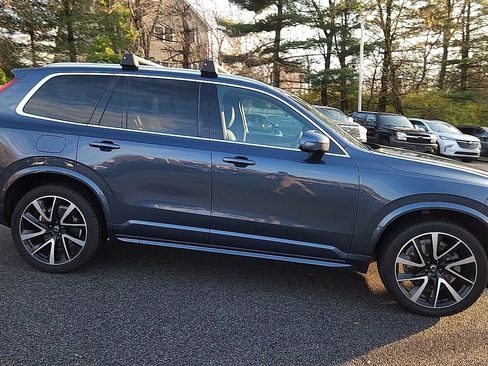 Used 2021 Volvo XC90 T6 Momentum w/ Climate Package image 9