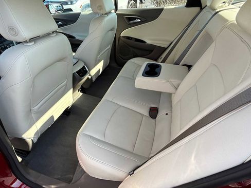 Used 2022 Chevrolet Malibu LT w/ Leather Package image 17