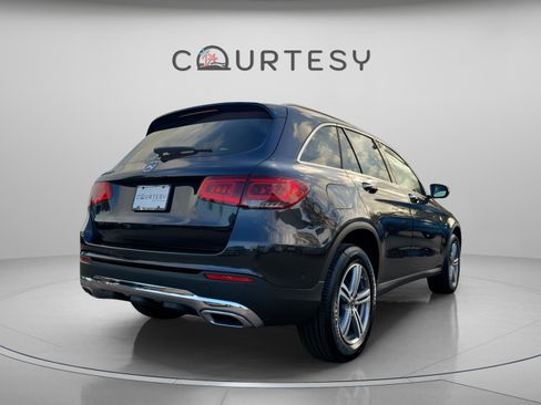 Used 2021 Mercedes-Benz GLC 300 image 6