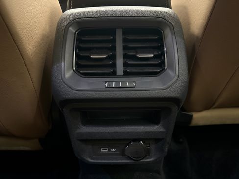 Used 2023 Volkswagen Tiguan SE R-Line AWD/4WD image 20
