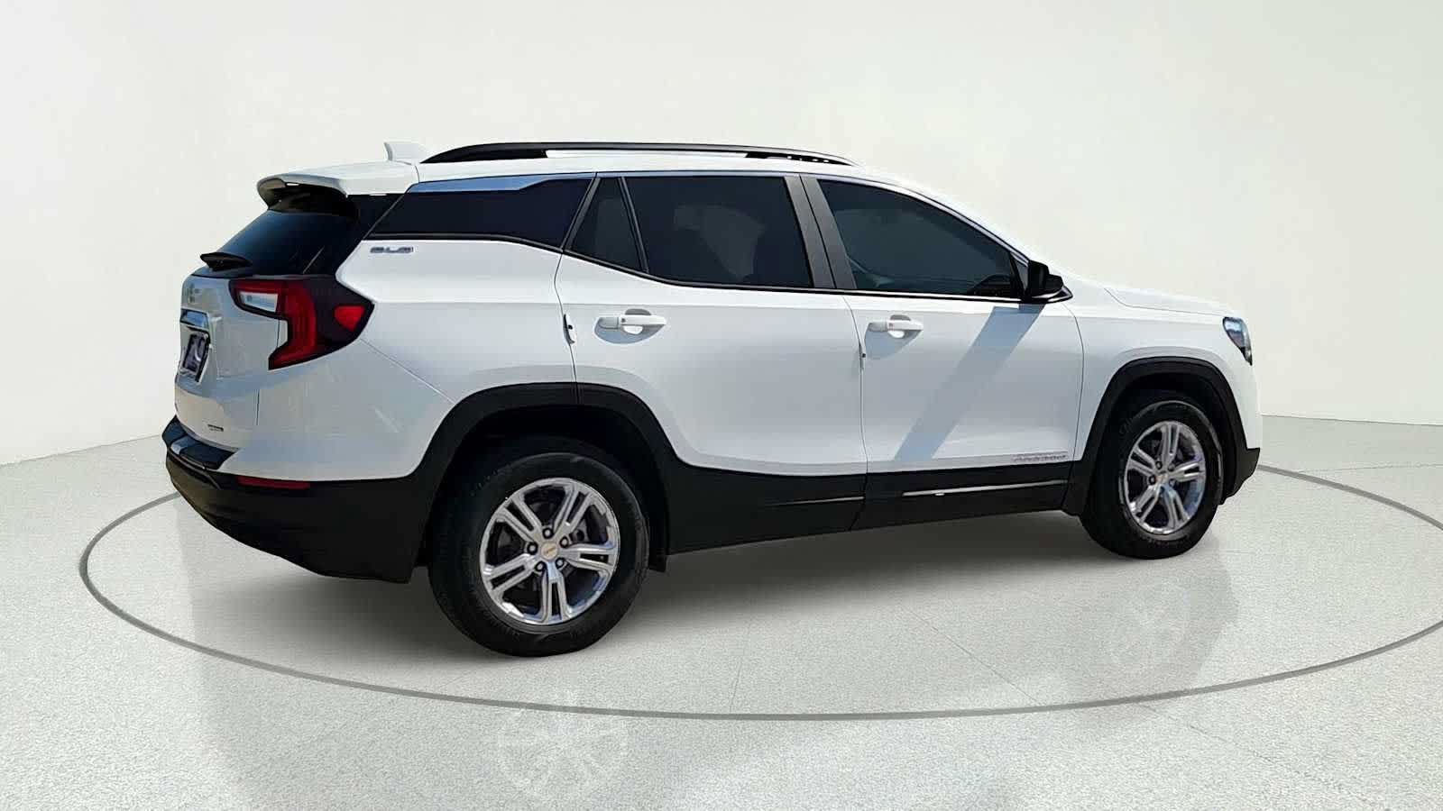Used 2022 GMC Terrain SLE w/ Driver Convenience Package AWD/4WD image 8