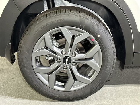 New 2026 Kia Seltos LX image 7