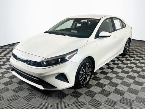 Used 2023 Kia Forte LXS FWD image 4