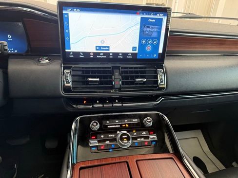 Used 2023 Lincoln Navigator Reserve AWD/4WD image 37