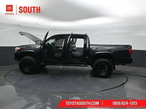 Used 2022 Toyota Tacoma SR AWD/4WD image 50