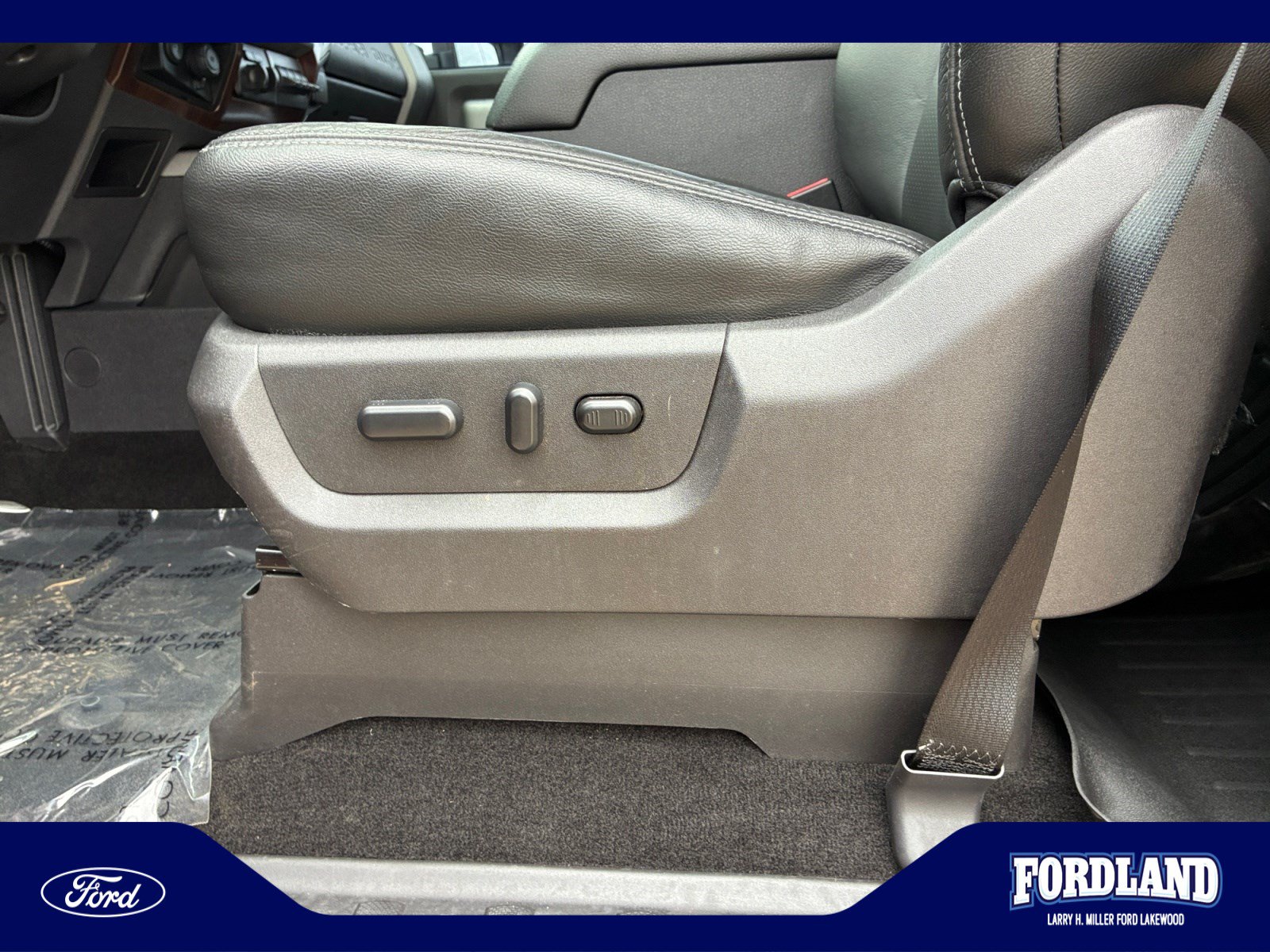 Used 2016 Ford F250 Lariat w/ Chrome Package AWD/4WD image 14