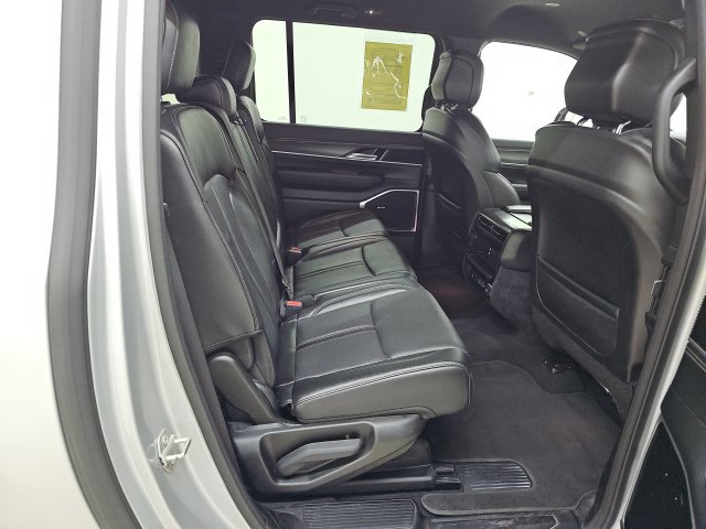 Used 2024 Jeep Wagoneer L Series II w/ Flexible Seating Group AWD/4WD image 21