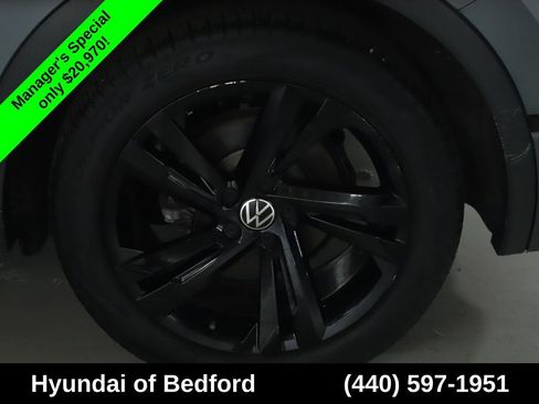 Used 2023 Volkswagen Tiguan SE R-Line FWD image 46