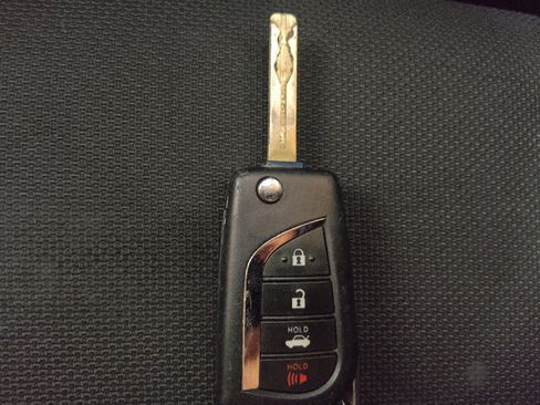 Used 2021 Toyota Corolla SE FWD image 32