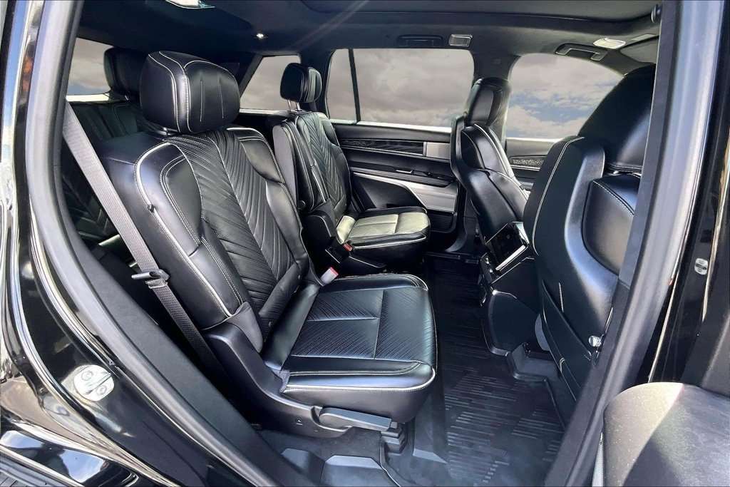 Certified 2026 Cadillac Vistiq Sport w/ LPO, Floor Liner Package AWD/4WD image 25