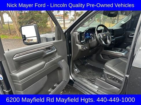 Used 2024 Chevrolet Silverado 3500 LTZ w/ LTZ Convenience Package image 9