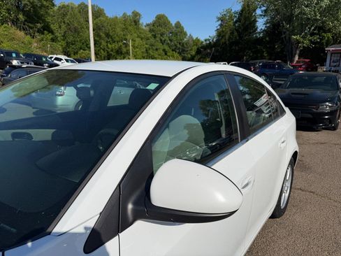 Used 2015 Chevrolet Cruze LT FWD image 10