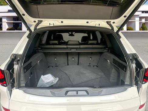 New 2026 BMW X5 xDrive40i w/ M Sport Package AWD/4WD image 27
