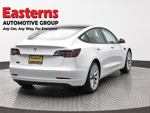 Used 2023 Tesla Model 3 Standard Range image 5