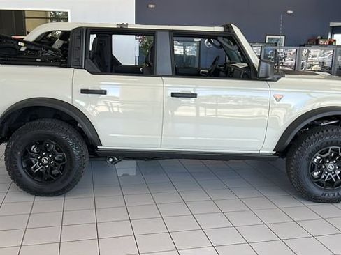 New 2026 Ford Bronco Badlands AWD/4WD image 2