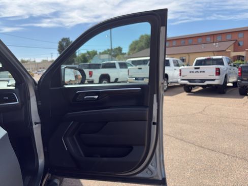 Used 2025 Chevrolet Tahoe Z71 AWD/4WD image 37