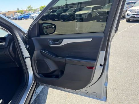 Used 2022 Ford Escape S AWD/4WD image 28