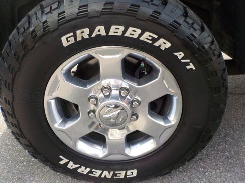 Used 2018 RAM 2500 SLT w/ Luxury Group AWD/4WD image 20